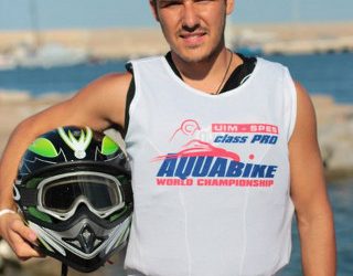 Tiago Sousa parte em 2º no GP Qatar para o mundial de Jet Ski
