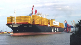 Sines iniciou a operação com Super-contentores
