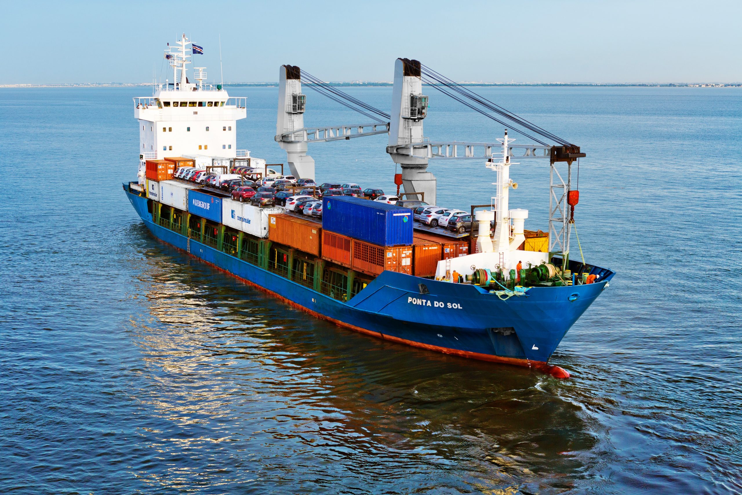 Navio-Ponta-do-Sol-Bandeira-CV
