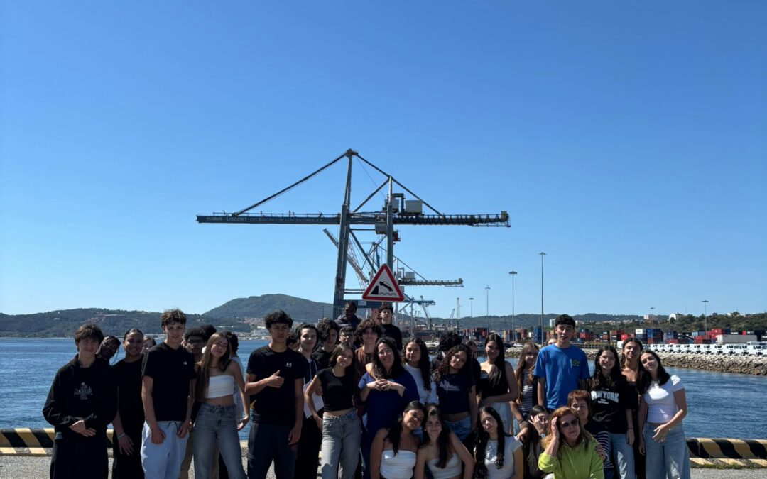 Mais de 200 alunos visitaram o Porto de Setúbal