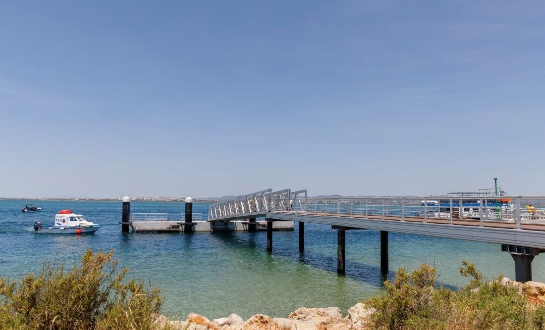 APS entrega novo cais de passageiros na ilha da Culatra