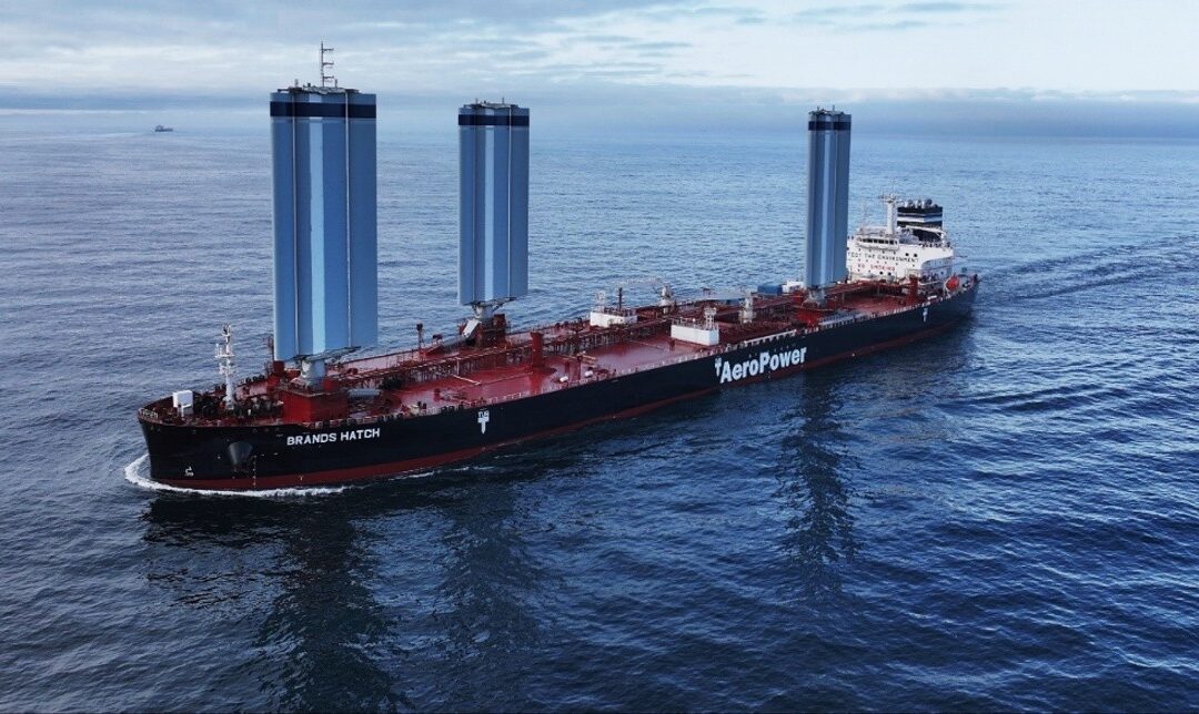 AkzoNobel Protege Primeiro Petroleiro Aframax com Propulsão Assistida por Energia Eólica