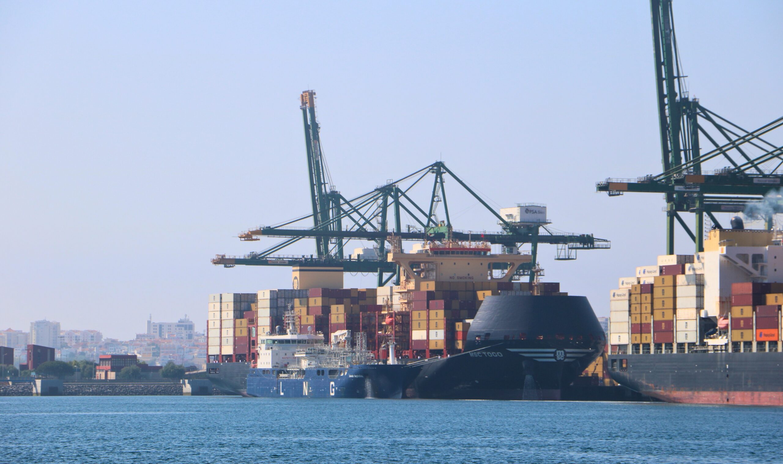 Ship-to-ship GNL_Sines
