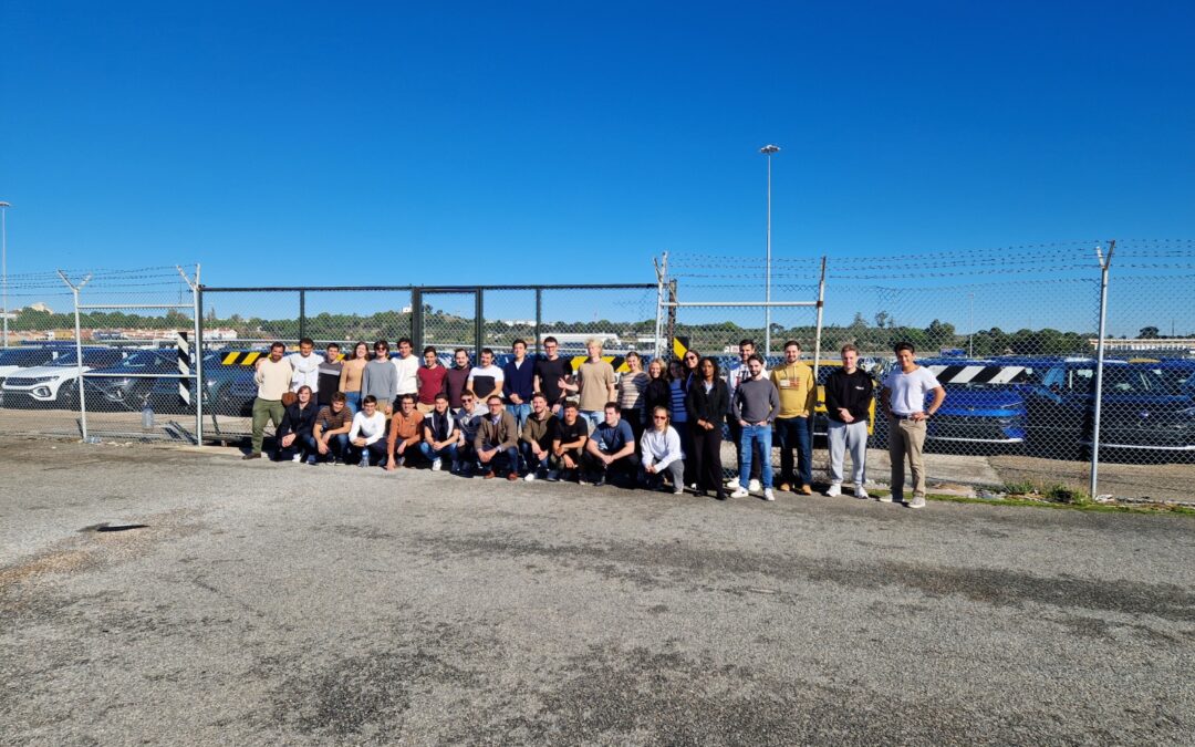 Alunos de Engenharia Naval do Técnico visitam Porto de Setúbal