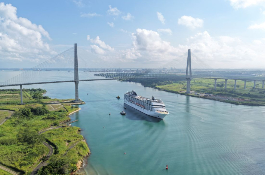 MSC Poesia_Panama Canal Transit2