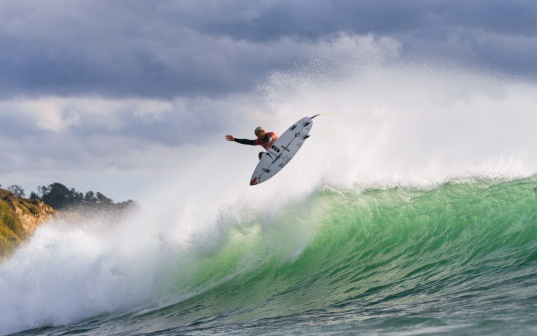 Carissa Moore e Ítalo Ferreira vencem etapa da WSL na Nova Zelândia e regressam aos títulos depois da paternidade