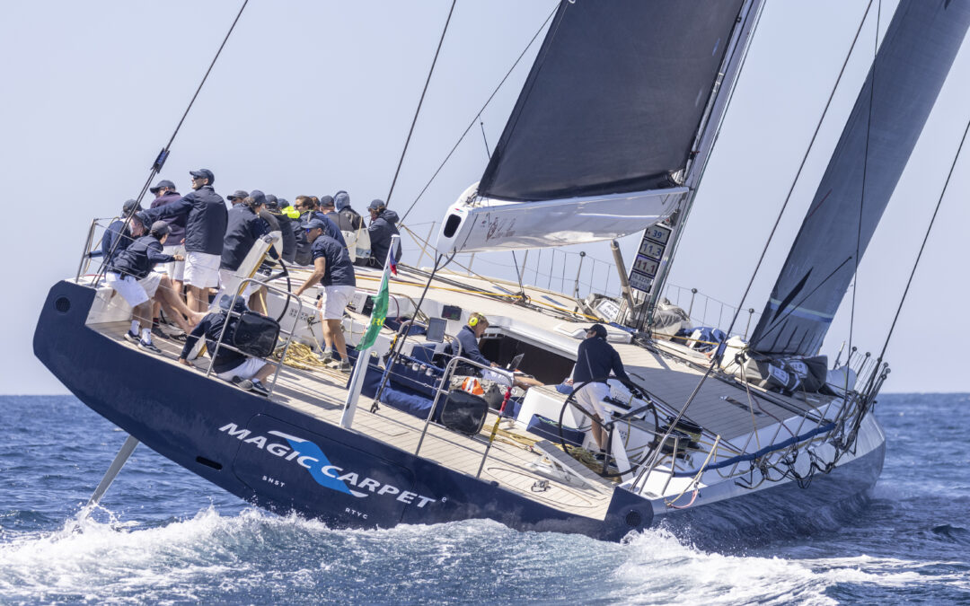 IMA Maxi European Championship regressa a Nápoles e Sorrento com 27 maxi yachts
