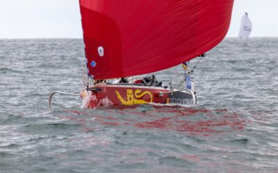 Alexis Thomas assume liderança provisória na última etapa da La Solitaire do Figaro Paprec após reagrupamento da frota