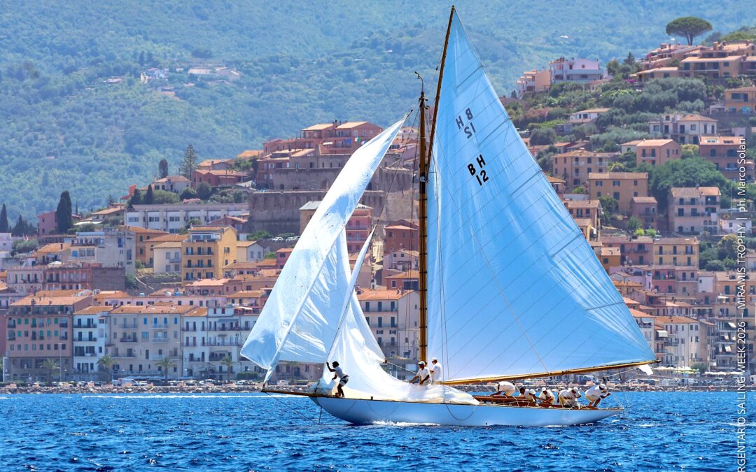 Hallowe’en lidera Big Boats no arranque da Argentario Sailing Week