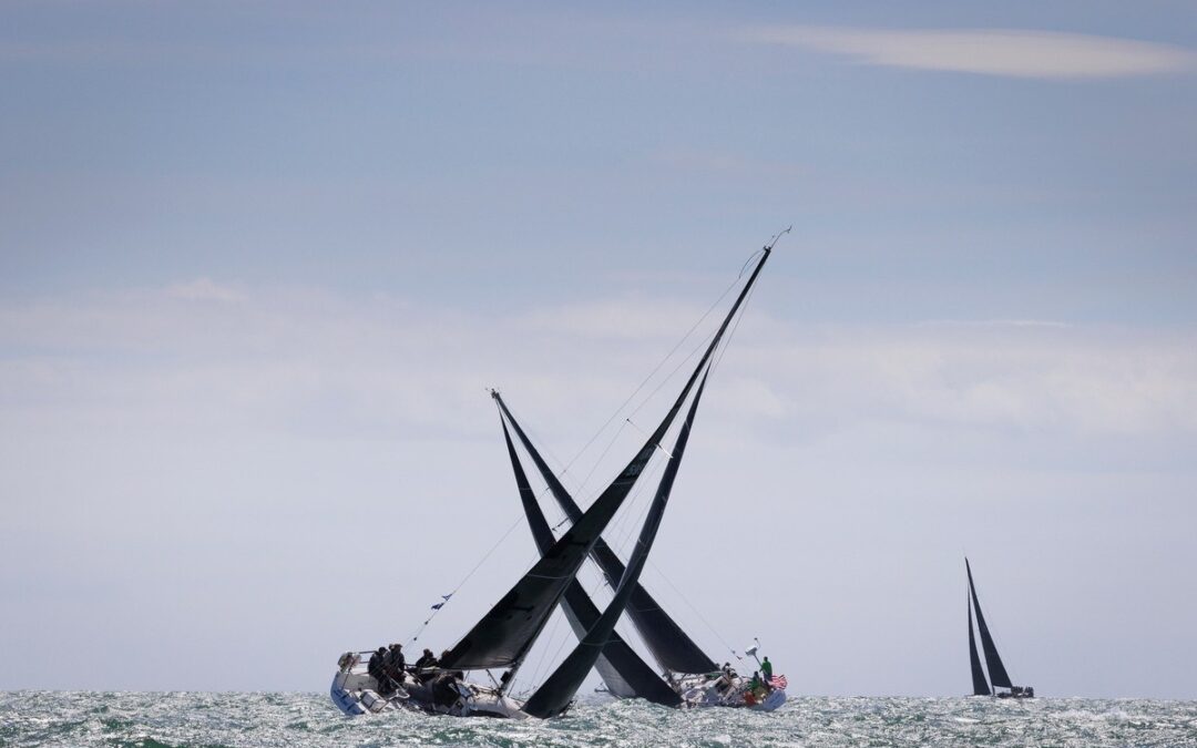 Tom Dolan junta-se à tripulação do Long Courrier na Round Ireland Race
