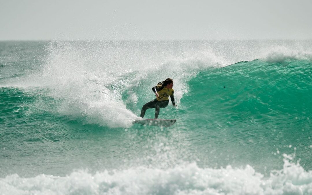 Maria Salgado chega aos Açores com hipótese de fechar já o título feminino da Liga MEO Surf