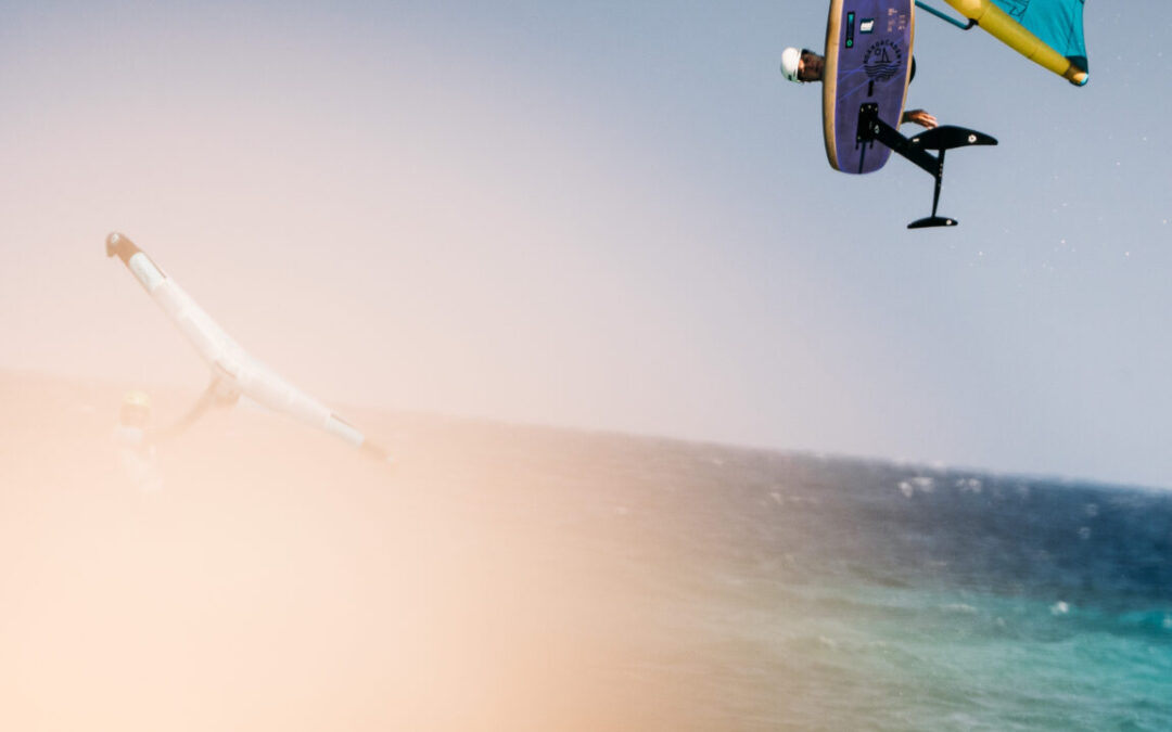 Benjamin Castenskiold e Nia Suardiaz conquistam títulos mundiais de Surf-Freestyle