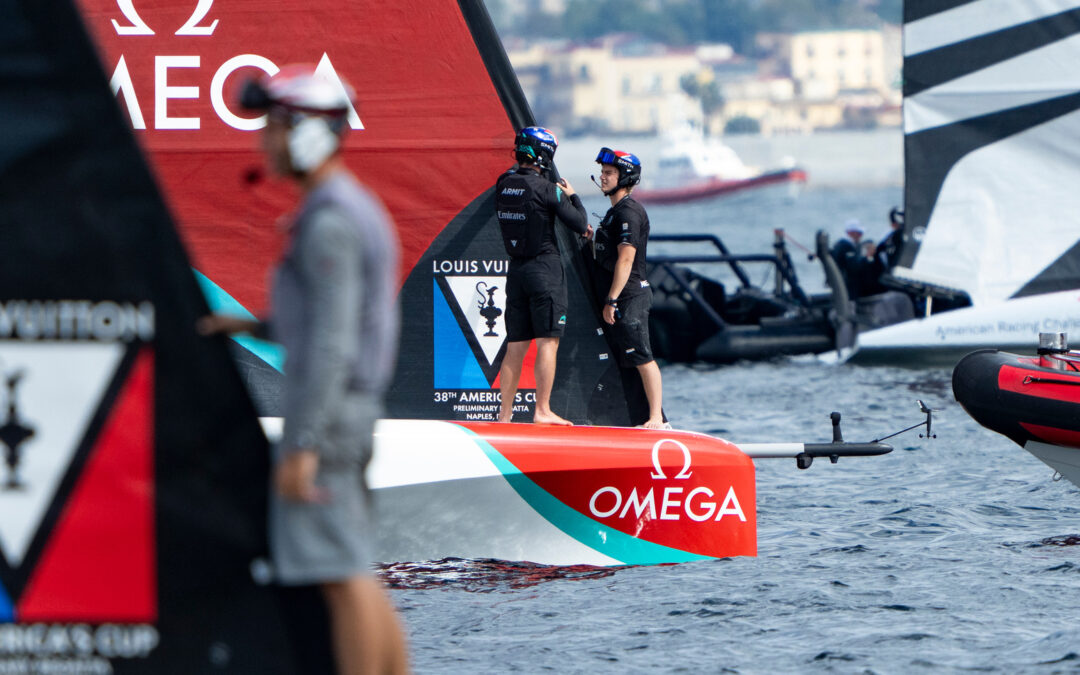 Emirates Team New Zealand fecha primeiro dia em Nápoles no segundo lugar