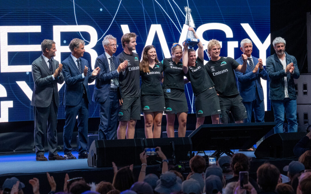 Emirates Team New Zealand termina em segundo em Nápoles e a equipa Women & Youth conquista troféu